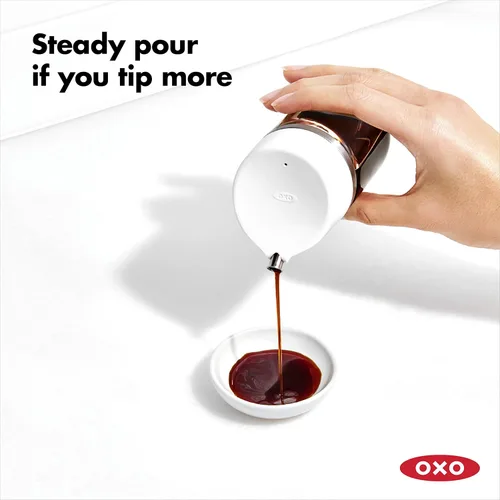 Vista 4 de OXO Good Grips - Dispensador de salsa de soja de vidrio de precisión de 5 onzas, transparente