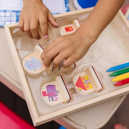 Vista 8 de Melissa & Doug Blue's Clues & You! Sellos con mango de madera y bloc de actividades (15 piezas)