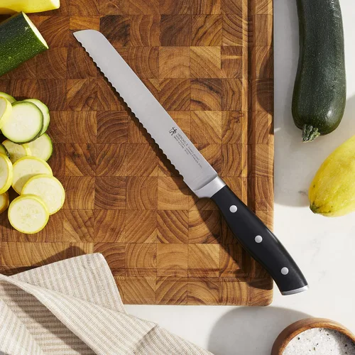 Vista 2 de HENCKELS Cuchillo de Pan Forjado Accent Razor-Sharp de 8 pulgadas, Cuchillo para Pastel, Negro, Ingeniería Alemana Informada por Más de 100 Años