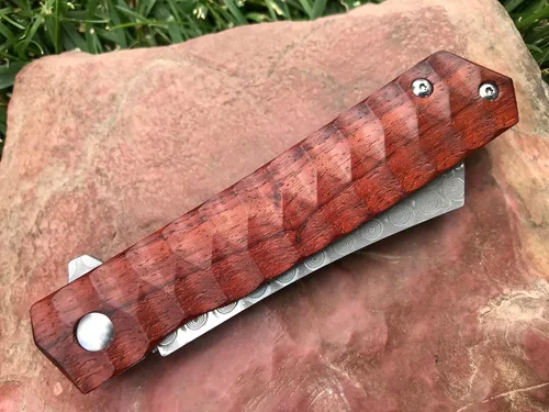 Vista 4 de TACTICAL GEARZ Navaja de bolsillo de Damasco para EDC, mango de palisandro, hoja recta de damasco con 67 capas y un núcleo VG10 (Rogue XS)