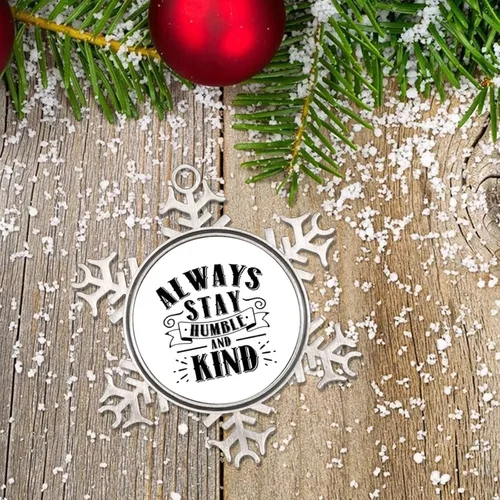 Vista 6 de Adornos decorativos de Navidad de copo de nieve de metal de 3 pulgadas, adorno de recuerdo de Navidad, regalo inspirador, adornos colgantes