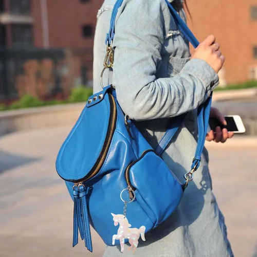 Vista 9 de GuassLee 15 llaveros de lentejuelas para niños y niñas, recuerdos de fiesta, mochila de unicornio y sirena, llaveros a granel para niños, premios