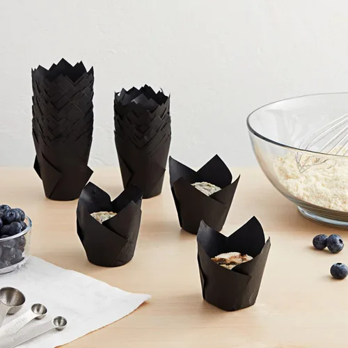 Vista 2 de Juvale Revestimientos para cupcakes – 2 x 3.5 pulgadas, negro, paquete de 100 – Revestimientos de tulipanes para cupcakes para hornear y fiestas