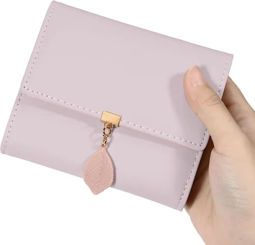 Vista 153 de UTO - Cartera pequeña RFID de piel sintética con dije de hoja, cierre de cremallera y tarjetero.