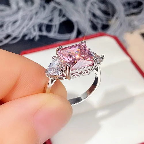 Vista 6 de Anillo de compromiso de plata de ley 925 con diamantes de color cuadrado, anillo de compromiso con circonita cúbica para mujer, banda fina