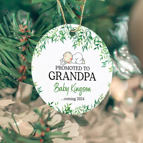 Vista 26 de Adorno personalizado para bebé que llega 2027, adorno de Navidad de Bump, elige el nombre del bebé y el año de Navidad para el nuevo abuelo abuela