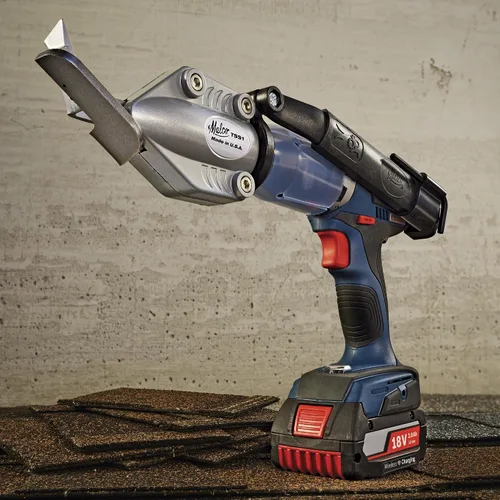 Vista 9 de Malco TSS1 Turbo Shear para tejas de asfalto - Mandíbula de bisel ancho, corte multicapa de 0.6 in, ajuste lateral de la cuchilla, control con una