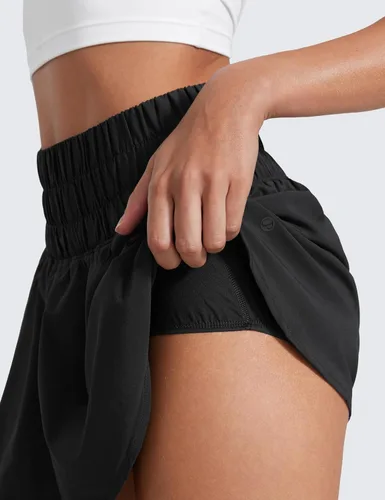 Vista 4 de CRZ YOGA Pantalones cortos deportivos para mujer, de cintura alta, con volantes, superpuesta, para entrenamiento, correr, tenis, con bolsillo