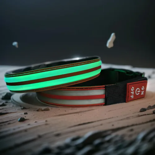 Vista 13 de Collar LED para perro, 15 modos de luz, USB-C recargable, silicona ajustable, varios colores (negro, S (7.87-11.8 pulgadas)