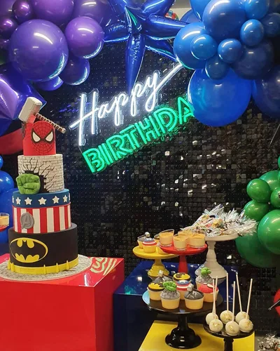 Vista 4 de 24 paneles de fondo de pared negros brillantes, fondos cuadrados de lentejuelas con efecto 3D, fondos de fotos grandes para cumpleaños, graduación