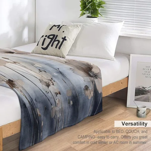 Vista 5 de Manta decorativa de flores beige, blanco crema, blanco, azul, gris, flores anchas, manta suave de 30 x 40 pulgadas, manta de franela para sofá
