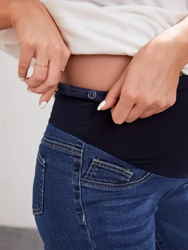 Vista 6 de Floerns Pantalones cortos de mezclilla de maternidad con dobladillo enrollable para mujer