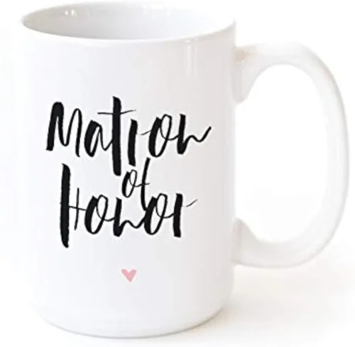 Vista 4 de The Cotton & Canvas Co. Taza de café de cerámica de la boda de la mejor dama de honor de la historia. Regalo de fiesta nupcial