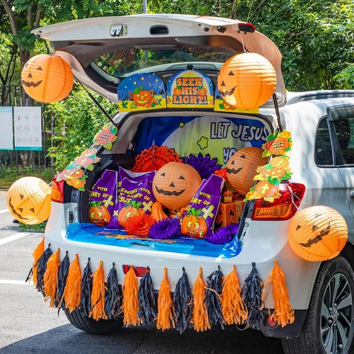Vista 4 de Preboun 83 piezas de Halloween cristiana calabaza tronco o golosinas kit de decoración de coche incluye 9 decoraciones de borde de calabaza, 6 farol