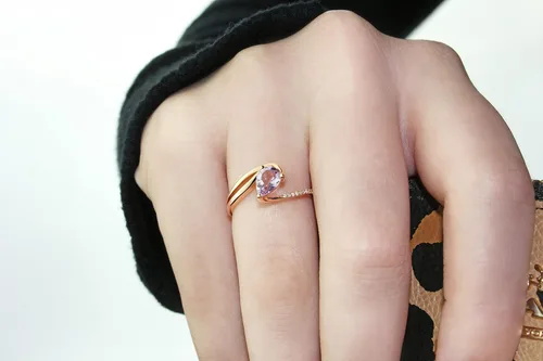 Vista 5 de Belantina Heartland By Beverley Mitchell 10K Rose Gold and Sterling Silver 7x9mm Amethyst & Diamond Accented Statement Ring