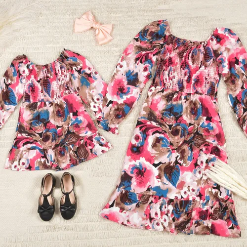Vista 7 de Vestidos para mamá y yo Vestido fruncido para mujer, cuello cuadrado, bolsillo, bohemio, lindo conjunto familiar a juego para sesión de fotos
