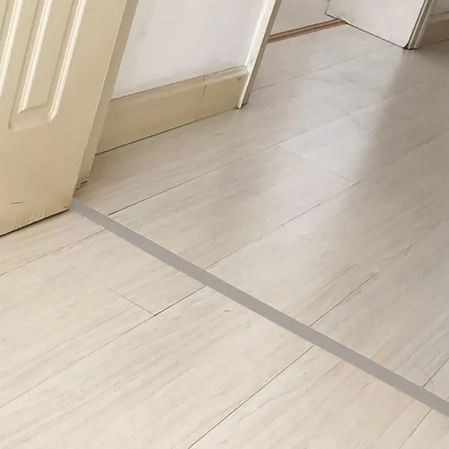 Vista 3 de Tira flexible de transición de suelo de PVC, transición de suelo autoadhesiva de 2 pulgadas de ancho, tira divisora plana de vinilo elegante