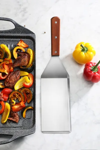Vista 6 de New Star Foodservice 36350 Volteador/Espátula para Parrilla Extra Grande con Mango de Madera con Borde de Corte y Hoja de 4 Pulgadas de Ancho, 16