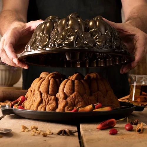 Vista 2 de Nordic Ware - Molde para pastel tipo bundt, diseño de calabaza