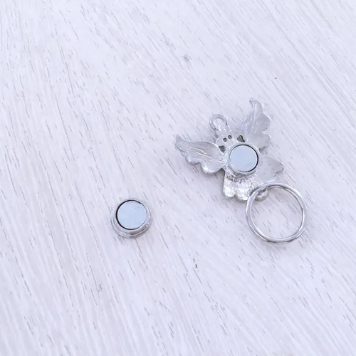 Vista 3 de NOUMANDA Soporte para gafas y broches de cristal de diamantes de imitación, Plata Joya Zinc