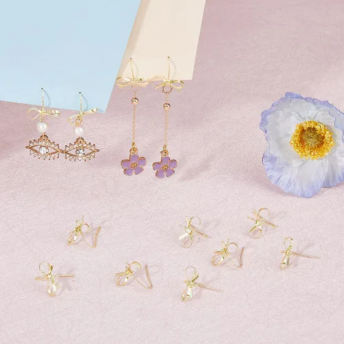 Vista 4 de SUPERFINDINGS 24 aretes de tuerca con lazo de latón, aretes dorados con lazo y 40 tuercas de plástico para hacer joyas