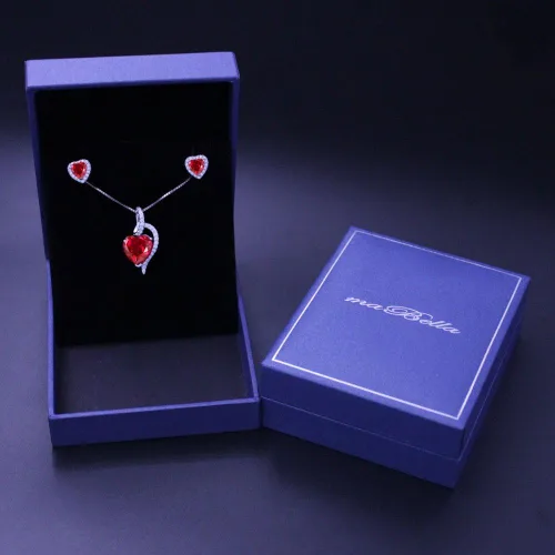 Vista 7 de MABELLA Collar con colgante de rubí rojo simulado de corazón, aretes de tuerca de plata esterlina, conjunto de joyas de regalo para mujeres, Metal