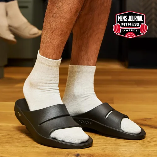 Vista 3 de OOFOS OOahh Recovery Slide - Women’s and Men’s Negro
