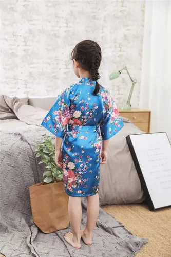 Vista 2 de Cherry Blossoms - Bata tipo kimono floral de seda para fiesta nupcial para niñas