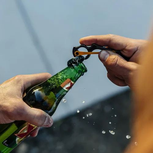Vista 3 de Kershaw Downforce - Llavero multifunción, naranja, llavero con abrebotellas, destornillador Phillips y cabeza plana, mini barra de palanca y agujero