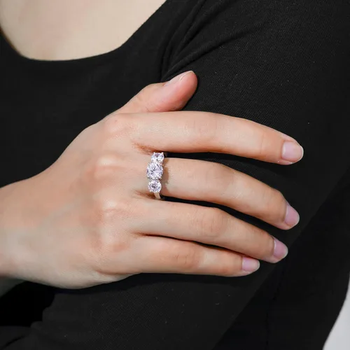 Vista 4 de Tienda Collection Platinum-Plated Sterling Silver Round 3-Stone Ring made with Infinite Elements Cubic Zirconia (2 cttw)