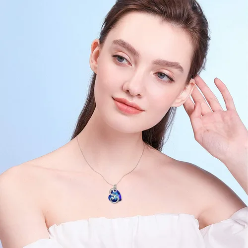 Vista 6 de AOBOCO Collar de plata de ley con inicial y cristal de corazón, delicado regalo de joyería para ella