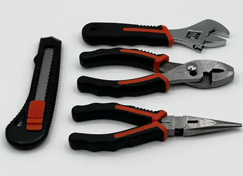 Vista 4 de BLACK+DECKER Juego de herramientas de reparación del hogar de 65 piezas con bolsa de herramientas