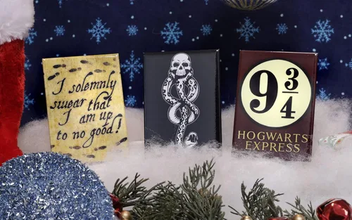 Vista 6 de Ata-Boy Paquete de Navidad con imán de Harry Potter, imán de juramento solemne