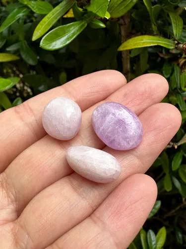 Vista 4 de GAF TREASURES Piedras pulidas de kunzita al por mayor, piedra preciosa natural pulida de la kunzita, rocas pulidas kunzita (Kunzita, 0.25 libras)