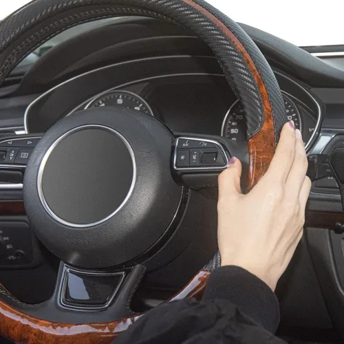 Vista 5 de Funda universal para volante de auto de grano de madera, negra, de cuero de microfibra, adecuada para volantes de 14.5 a 15 pulgadas, cómoda