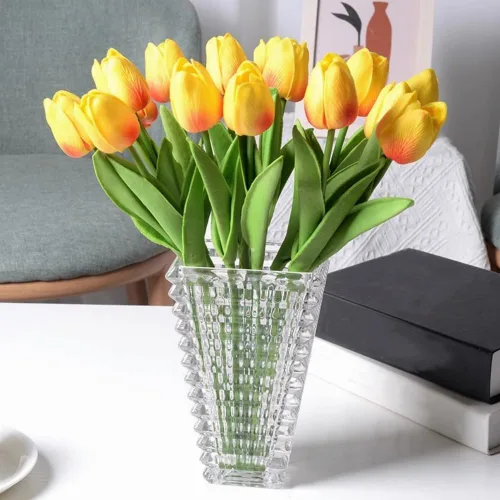 Vista 7 de Tulipanes artificiales de 12 piezas, de tacto real, tulipanes falsos de poliuretano, arreglo floral en ramo para decoración de fiesta en el hogar