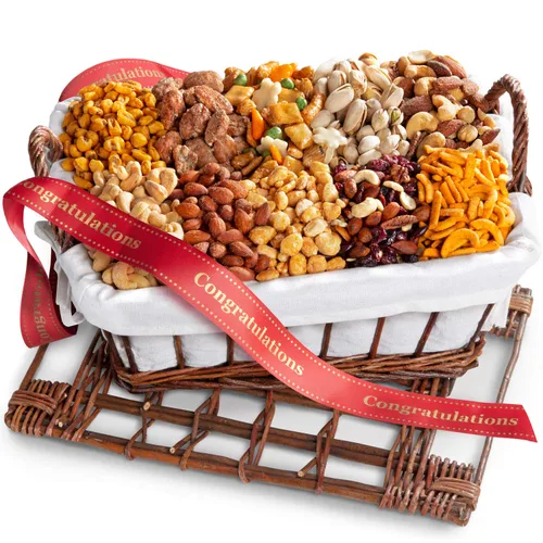 Vista 7 de Snack Attack - Cesta de regalo gourmet.
