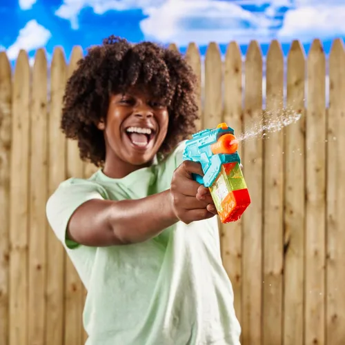 Vista 4 de Nerf Super Soaker Mini Dunk-Fill Funpack 4 lanzadores de agua Tanques de llenado instantáneo fácil, simplemente sumerge y vaya Tanques de 3.4