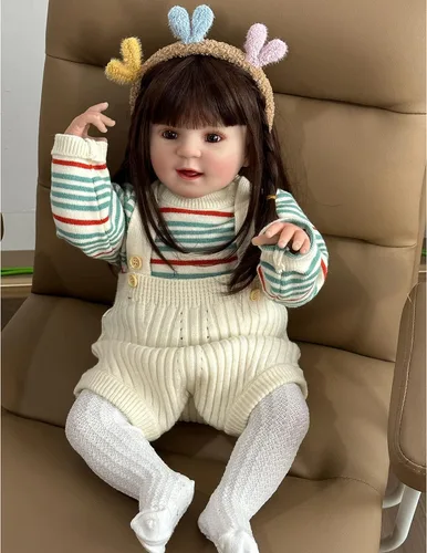 Vista 2 de YIHANGG Realistics Reborn Baby Doll 23.6 in 24 pulgadas Muñeca pequeña con cuerpo de tela de silicona suave para niña, princesa Bebe regalo