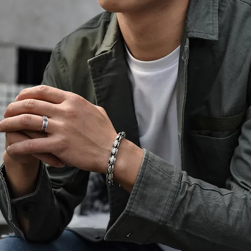 Vista 2 de Anillos para ansiedad de acero inoxidable para hombres mujeres y niños anillo de ansiedad fresco de 4 a 0315in para ansiedad juego de 16 anillos