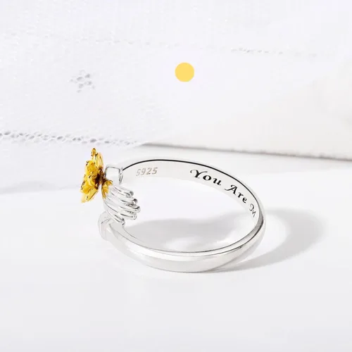 Vista 7 de Anillo de plata giratorio de girasol ajustable con diamantes y simple banda para abrazar a dos manos