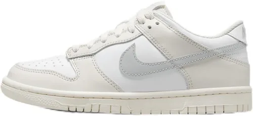 Vista 443 de Nike Kid's Dunk Low Sneaker