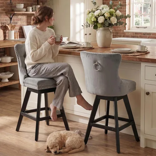 Vista 298 de SoarFlash Juego de 2 taburetes de bar tapizados de terciopelo moderno con patas de madera, botones acolchados, cabeza de clavo cromada, asiento