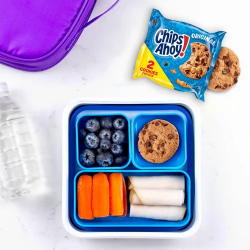 Vista 6 de CHIPS AHOY! Paquete variado de galletas, chispas de chocolate original, chispas de chocolate masticables con tazas de mantequilla de maní Reese's