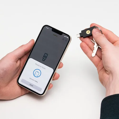 Vista 9 de Yubico - Clave de seguridad C NFC - Compatibilidad básica - Autenticación multifactor (MFA) Clave de seguridad y llave de acceso, Conexión a través