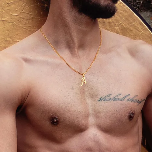Vista 6 de LUXEJEW Collares con inicial de cadena cubana de oro para hombres, dije de letra, collar con inicial para hombres, niños y mujeres, collares