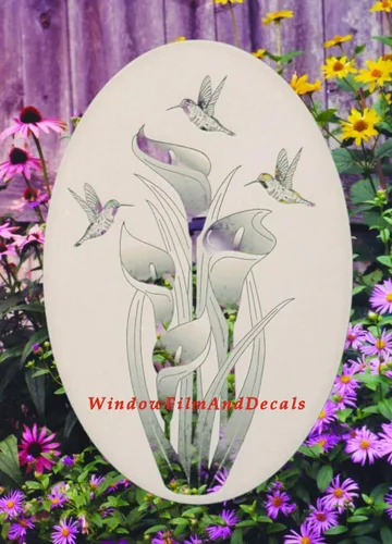Vista 4 de Lily & Hummingbirds - Calcomanía ovalada para ventana, vinilo de vidrio, 21 x 33 pulgadas, color blanco con elementos de diseño transparentes