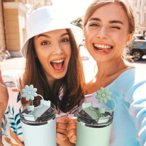 Vista 5 de 6 fundas de silicona para popotes Stanley Cups de 30 y 40 onzas, tapas de paja de flores a prueba de polvo, protectores reutilizables para popotes