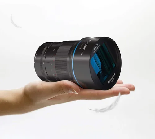 Vista 6 de SIRUI Lente anamórfica F1.8 1.33X S35 de 1.969 in para montura L, destello azul