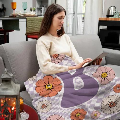 Vista 2 de Manta retro de los años 70 con inicial B floral a cuadros, groovy abstracta estética, manta de franela suave personalizada, regalos con monograma